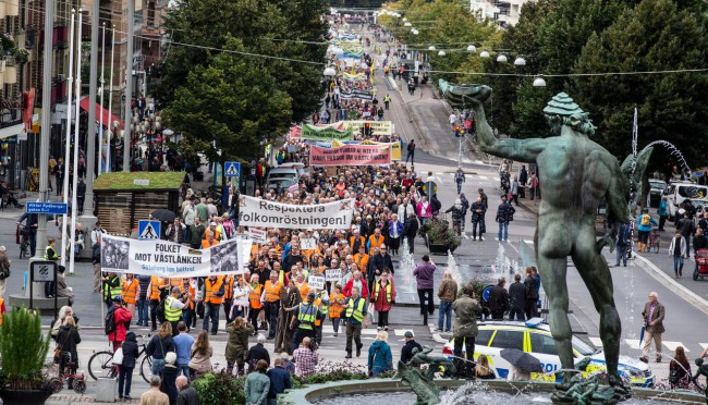 Göteborg 20170909FOTO:Per WissingDemonstration mot Västlänken från Gustav Adolfs Torg till Götaplatsen