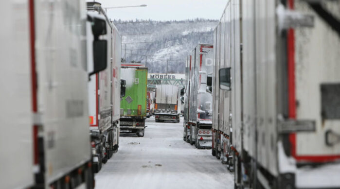 Lastbilar i kö Jönköping