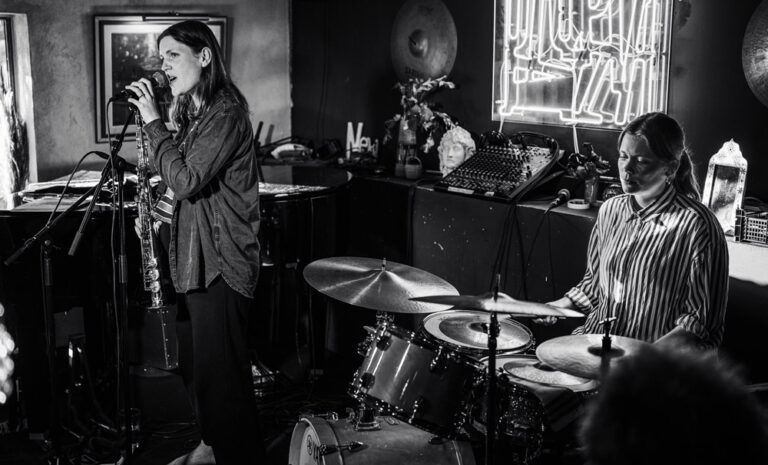 Sisters of Invention Jazz Musik Utopia